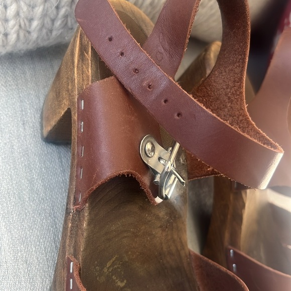 Wooden clogs - Picture 4 of 4